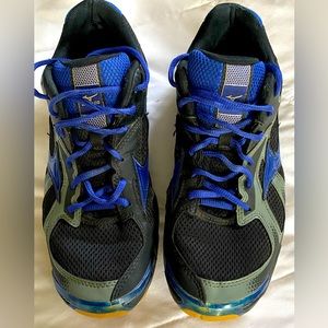 Mizuno Wave Bolts women’s volleyball shoes 10.5